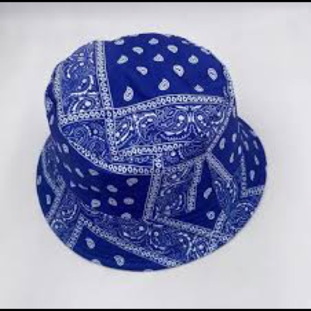 Bucket hat never used